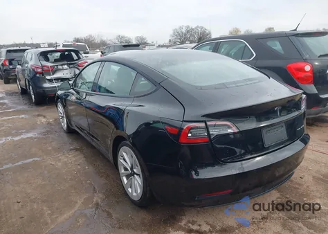 2021 Tesla Model 3 Long Range Dual Motor All-Wheel Drive z USA, uszkodzony, nr VIN 5YJ3E1EB9MF974985